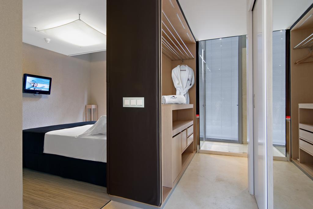Axel Hotel Barcelona & Urban Spa- Adults Only Room photo